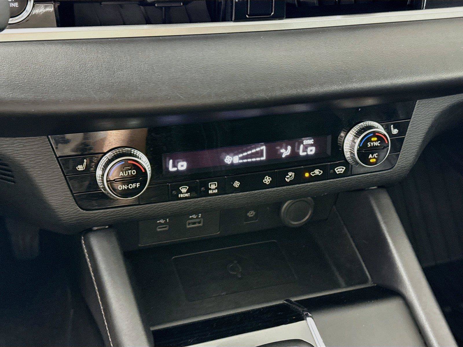 Used 2024 Mitsubishi Outlander SE Black Edition AWD/4WD image 9