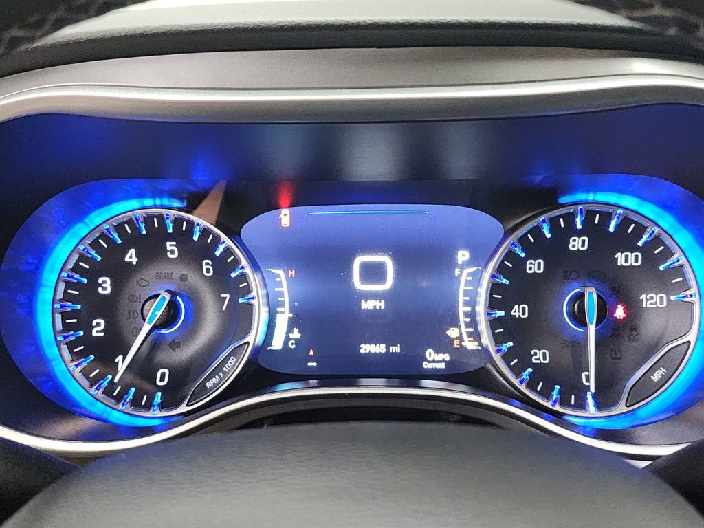 Used 2025 Chrysler Pacifica Select FWD image 15