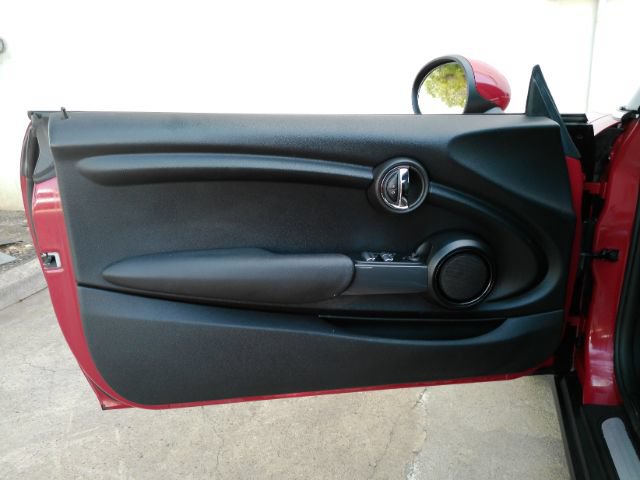 Used 2018 MINI Cooper Convertible FWD image 16