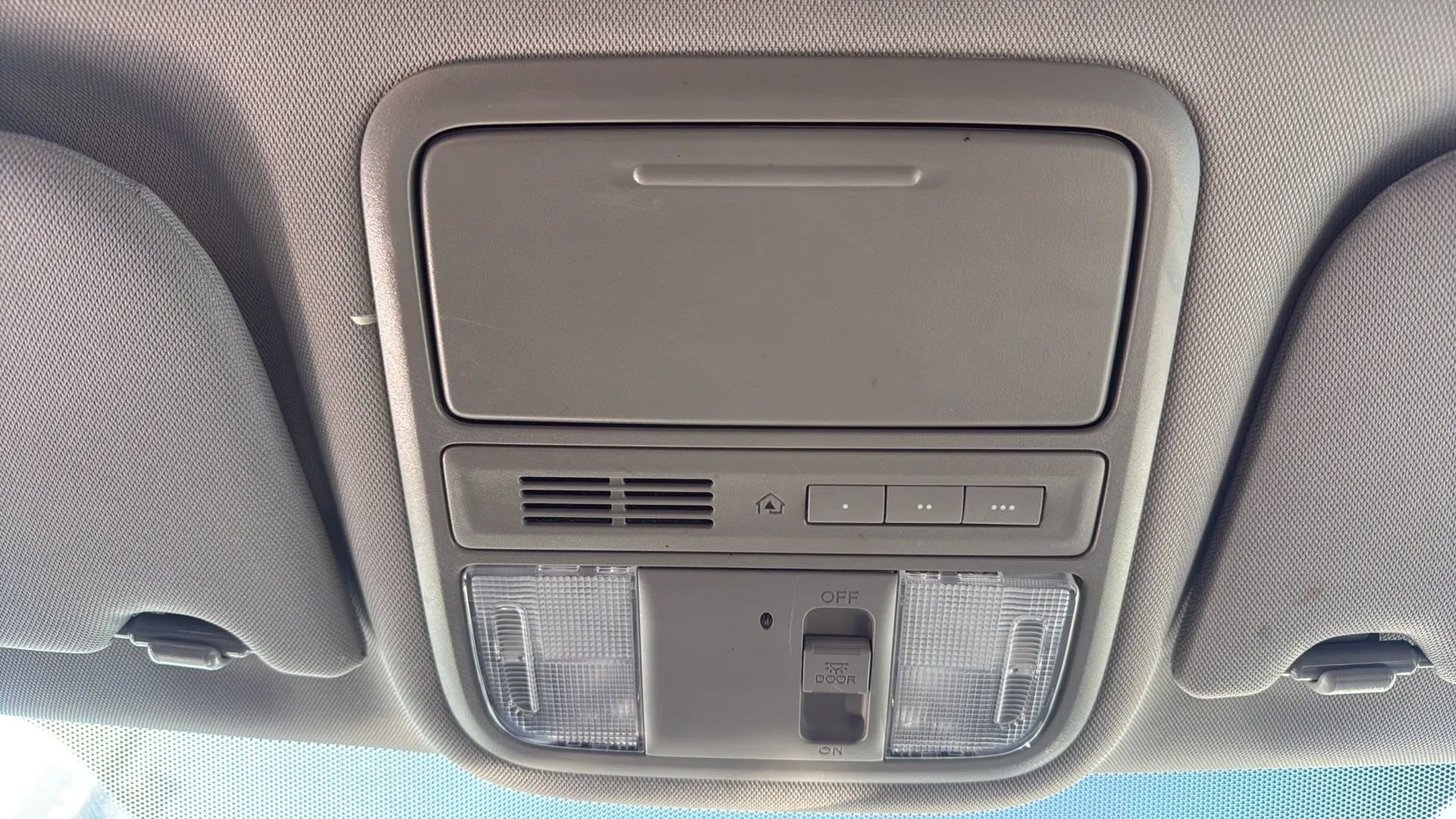 Used 2016 Honda Odyssey SE image 21