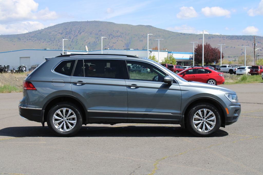 Used 2018 Volkswagen Tiguan SE w/ Panoramic Sunroof Package AWD/4WD image 6
