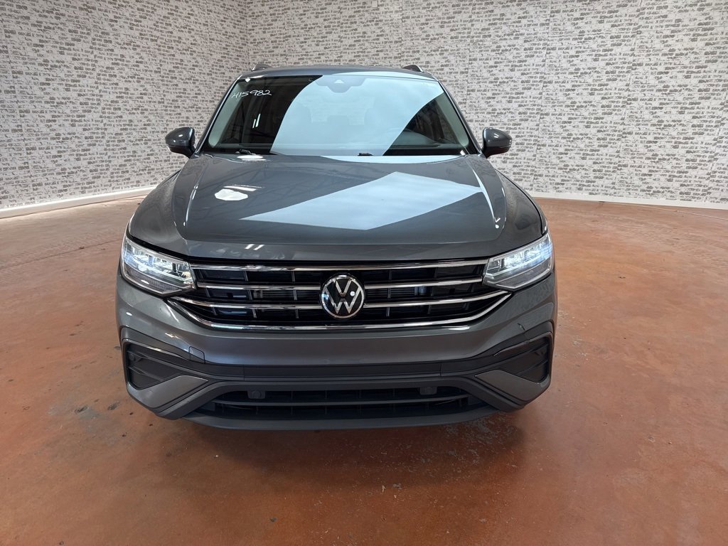 Used 2024 Volkswagen Tiguan S image 2