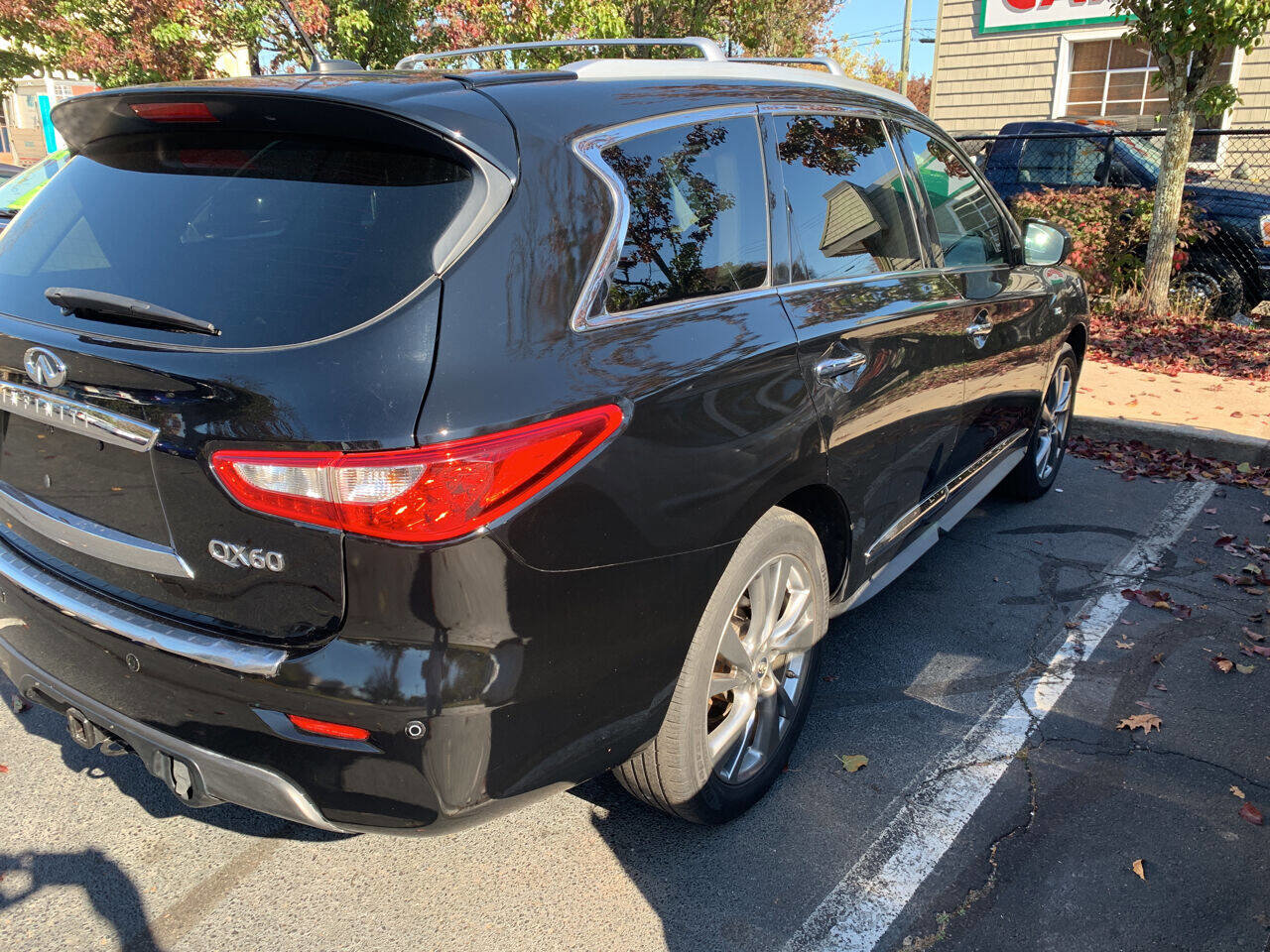 Used 2014 INFINITI QX60 AWD w/ Deluxe Touring Package image 6