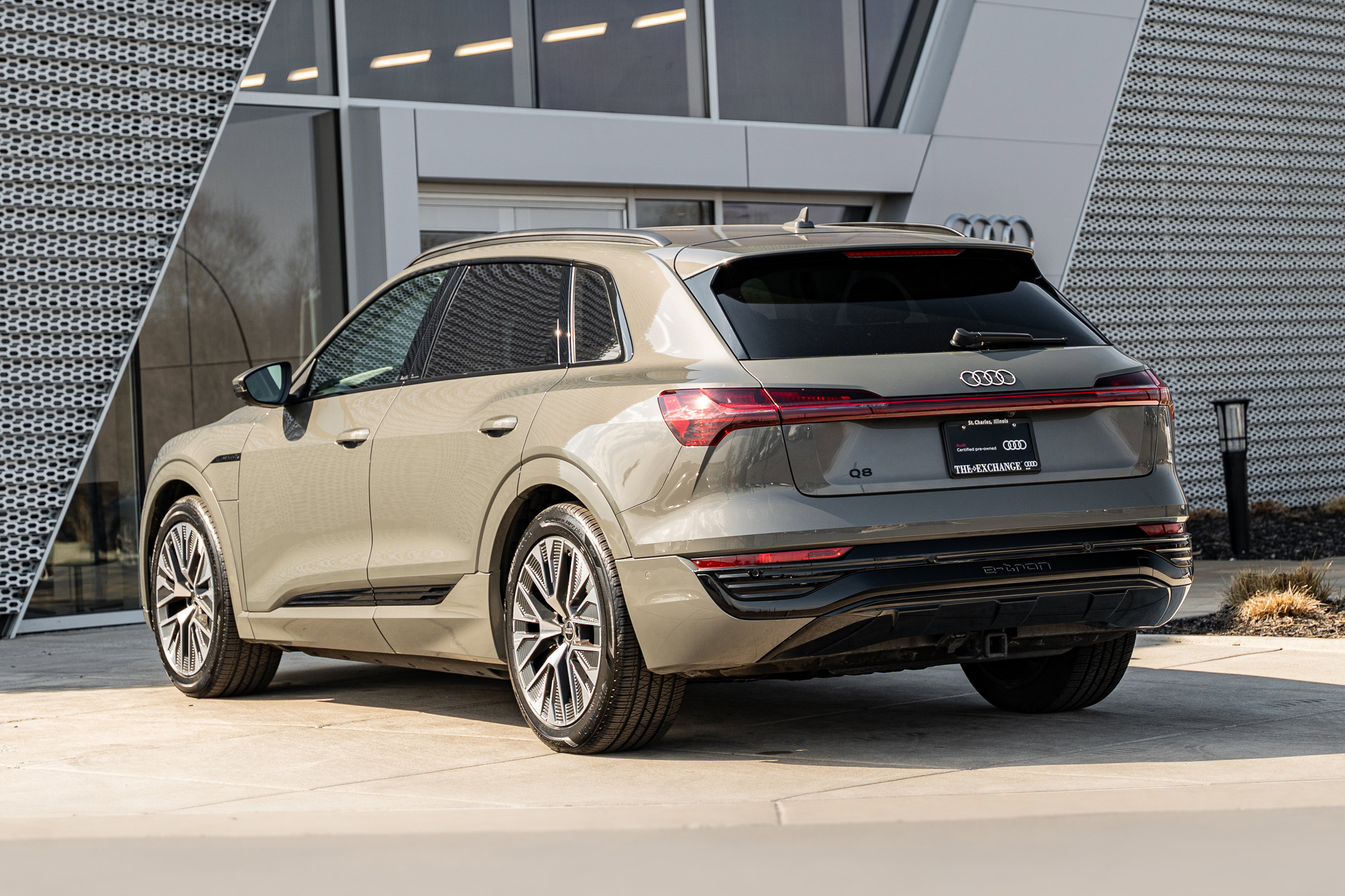 Certified 2024 Audi Q8 e-tron Premium Plus w/ Premium Plus Package image 5