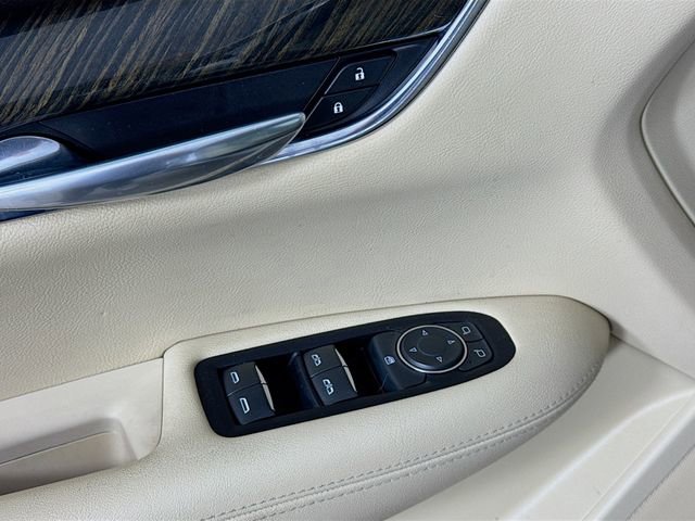 Used 2018 Cadillac XT5 AWD image 19