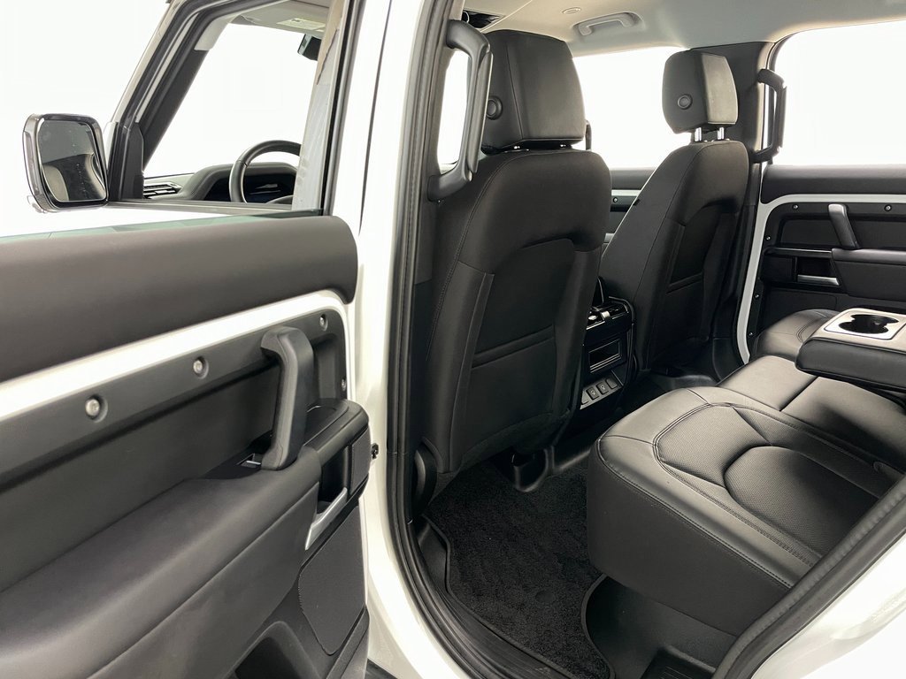 Used 2025 Land Rover Defender 110 S image 44