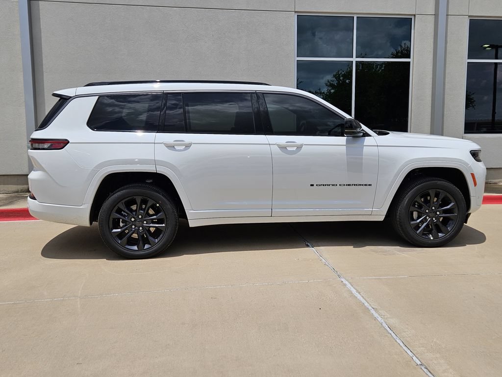 New 2026 Jeep Grand Cherokee L Limited AWD/4WD image 2