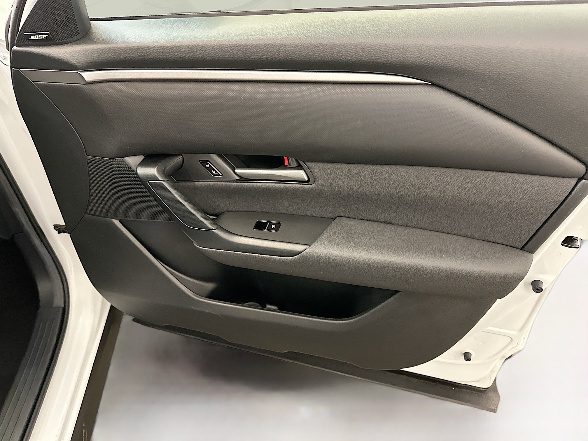 Used 2025 MAZDA CX-50 AWD 2.5 S w/ Premium Package image 35