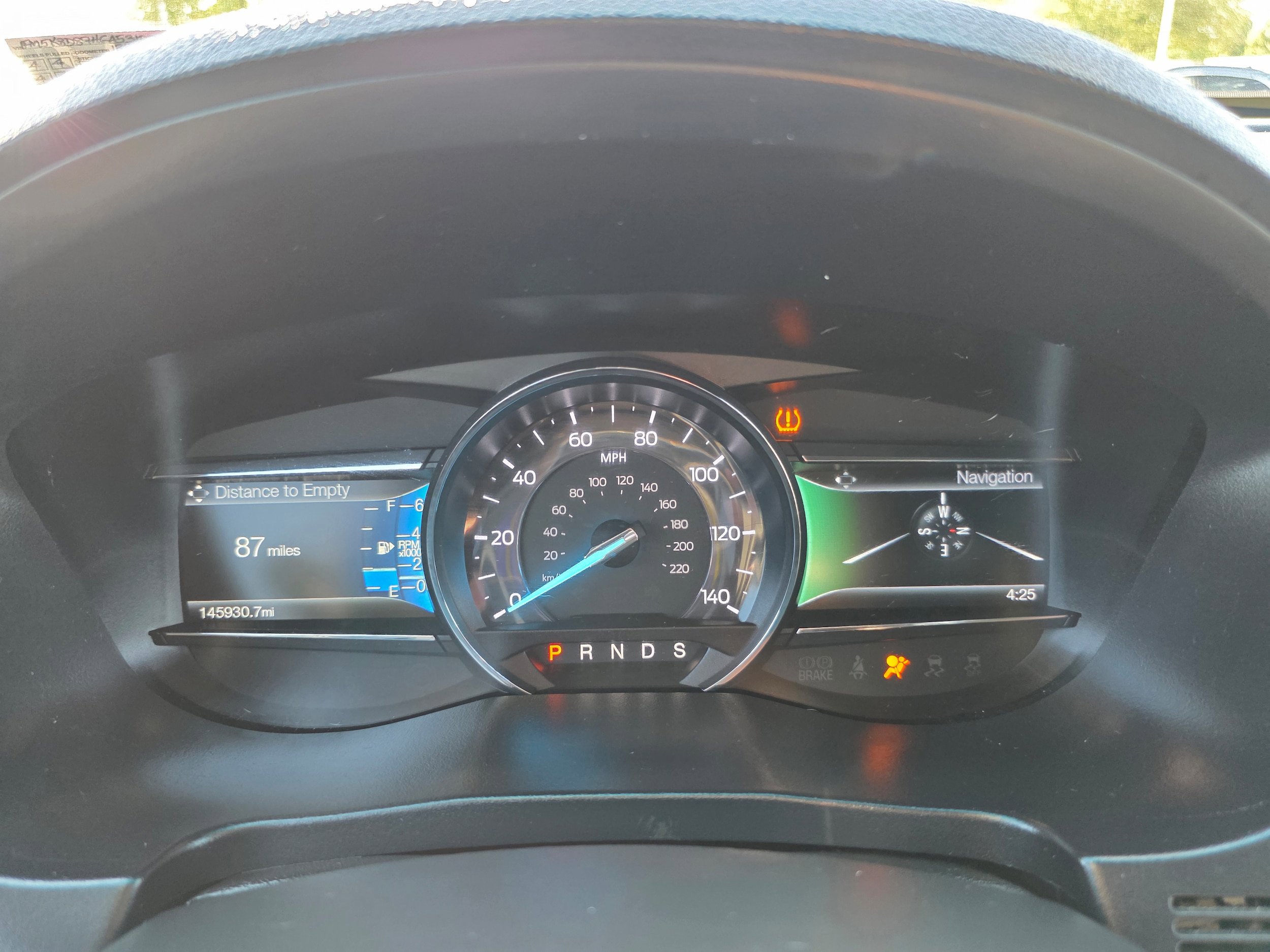 Used 2017 Ford Explorer XLT w/ Equipment Group 202A AWD/4WD image 18