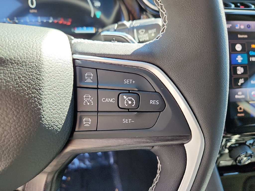 Used 2024 Jeep Grand Cherokee Limited 4xe w/ Luxury Tech Group II AWD/4WD image 24