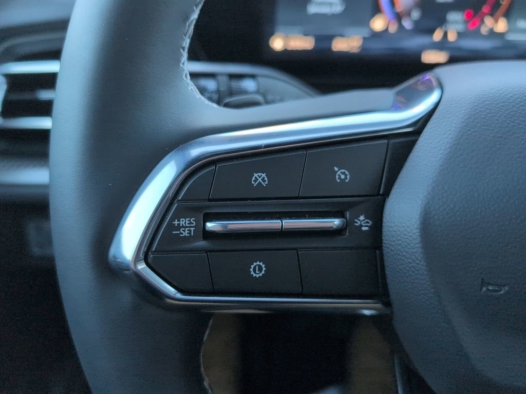 Used 2026 Chevrolet Traverse LT image 15