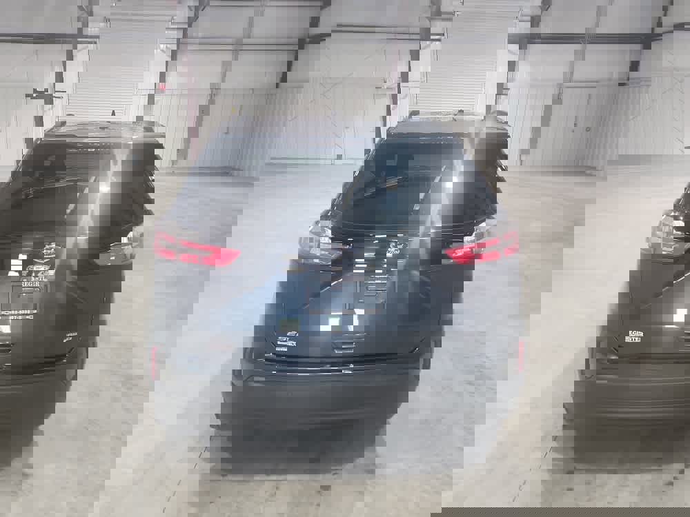 Used 2024 Ford Edge SEL w/ Sport Appearance Package image 4