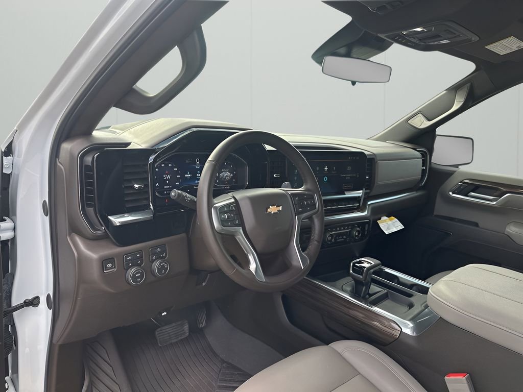 Certified 2025 Chevrolet Silverado 1500 LT image 26