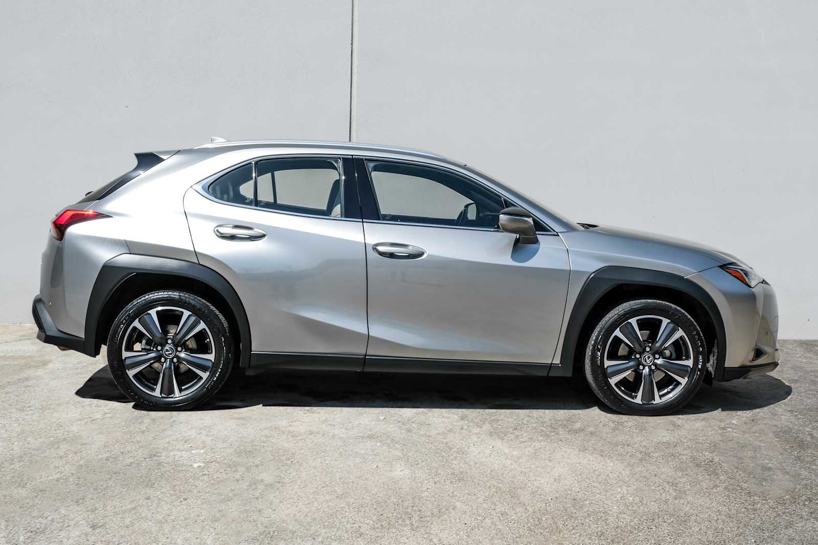 Used 2019 Lexus UX 200 image 7