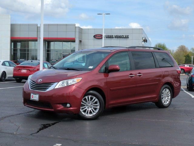 Certified 2017 Toyota Sienna XLE video 2