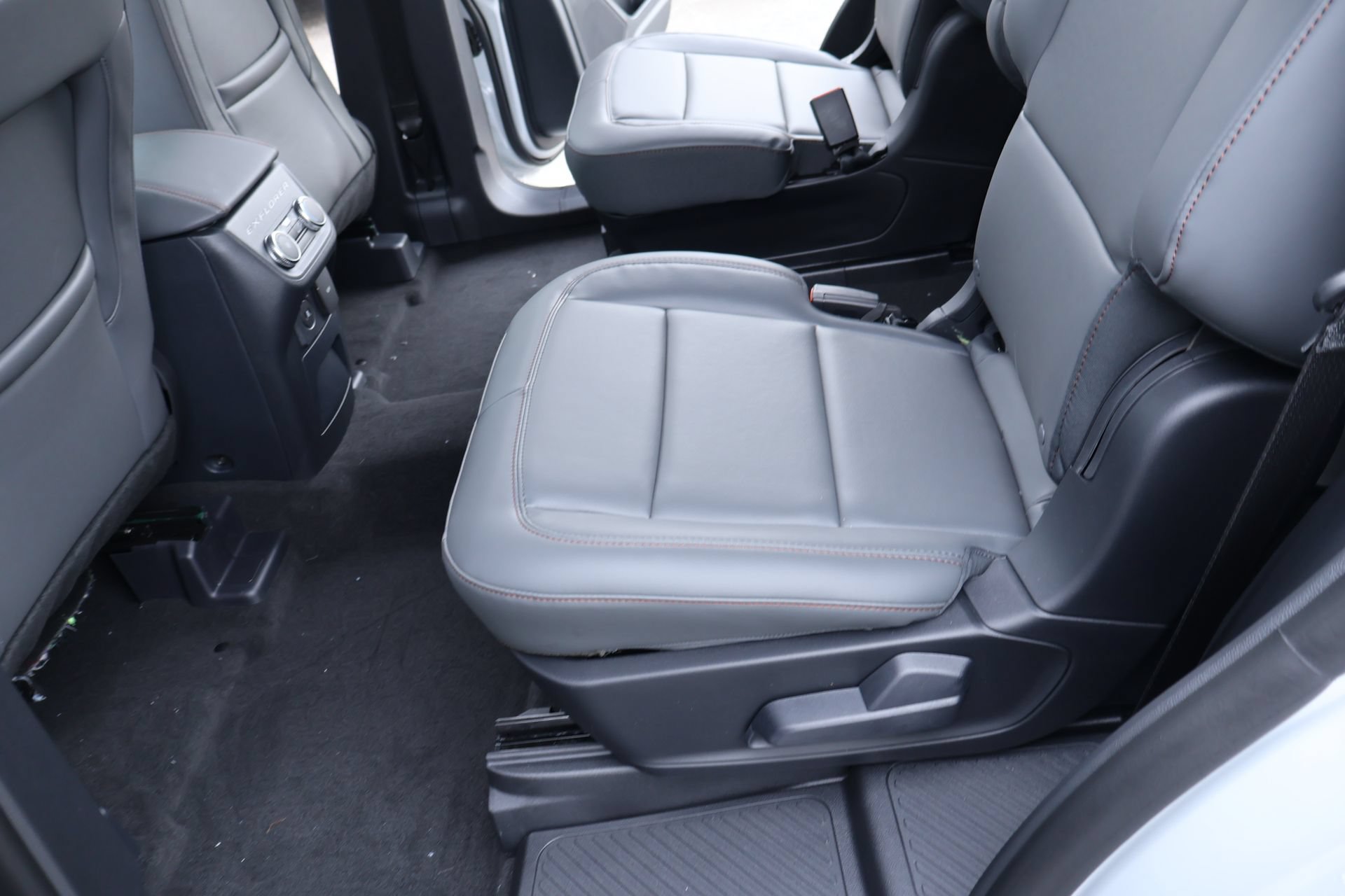 New 2026 Ford Explorer Active w/ Active Comfort Package AWD/4WD image 13