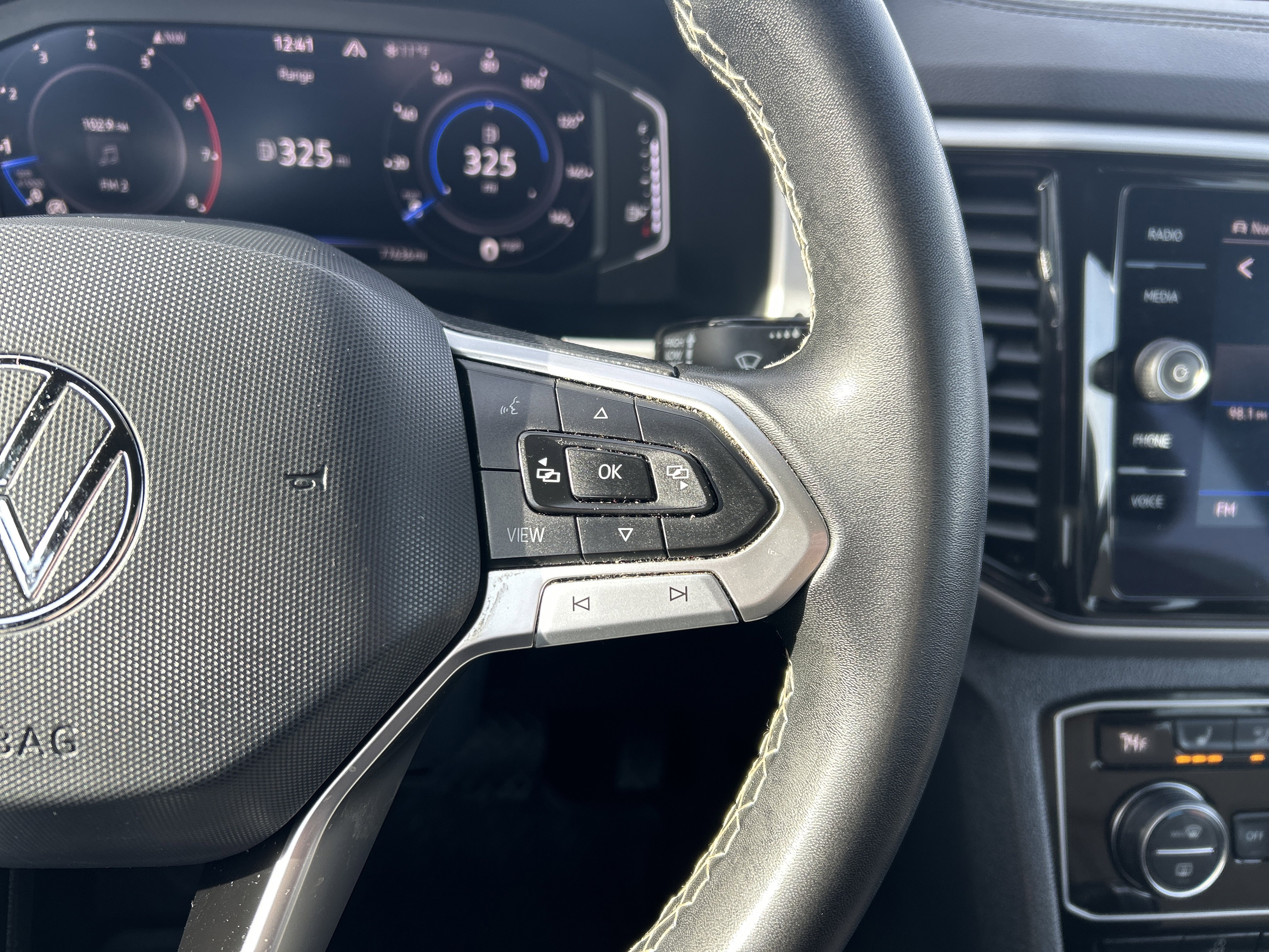 Used 2023 Volkswagen Atlas Cross Sport SE image 14