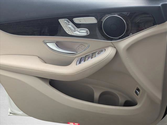 Used 2022 Mercedes-Benz GLC 300 image 9