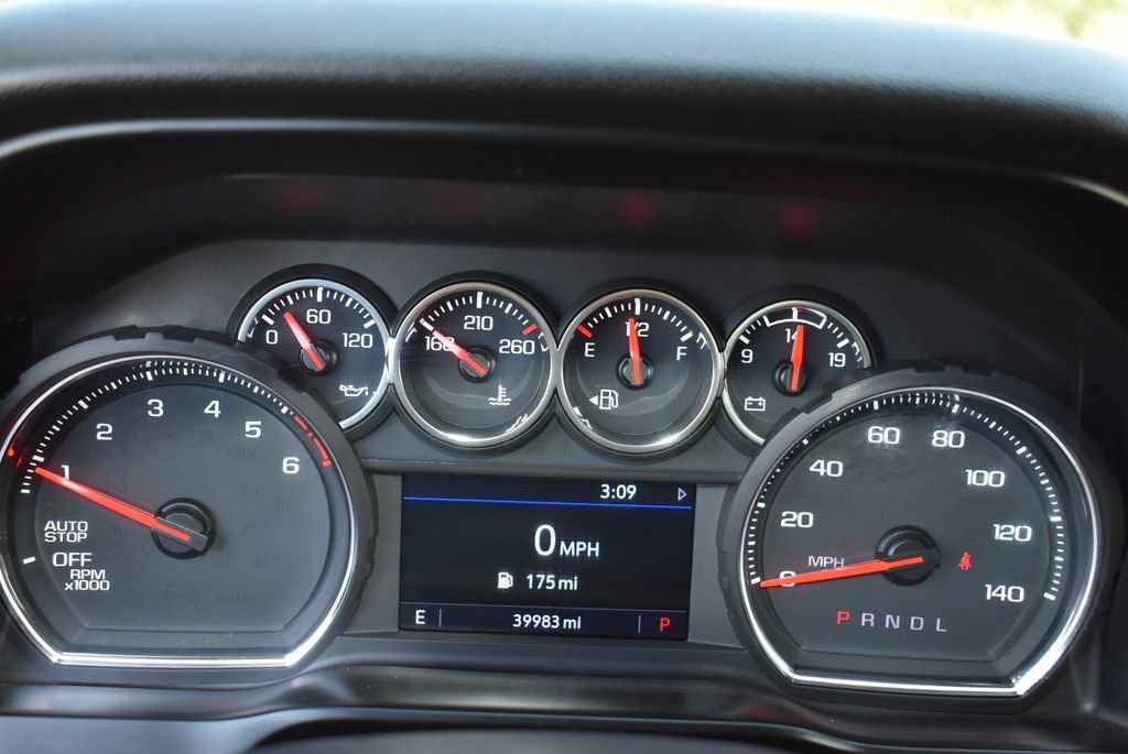 Used 2021 Chevrolet Silverado 1500 LT RWD image 12
