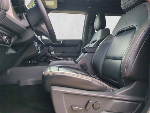 Used 2025 Ford Bronco Outer Banks AWD/4WD image 16