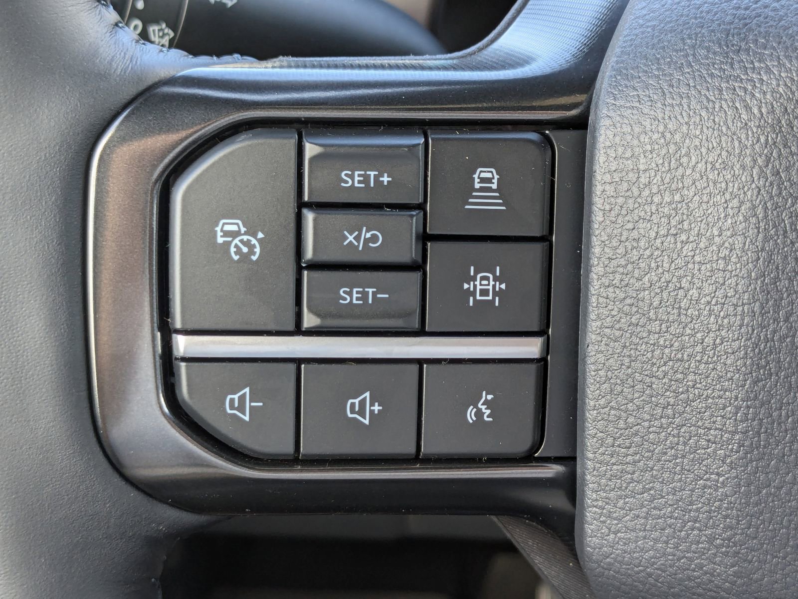 New 2025 Ford F150 Platinum w/ FX4 Off-Road Package image 26