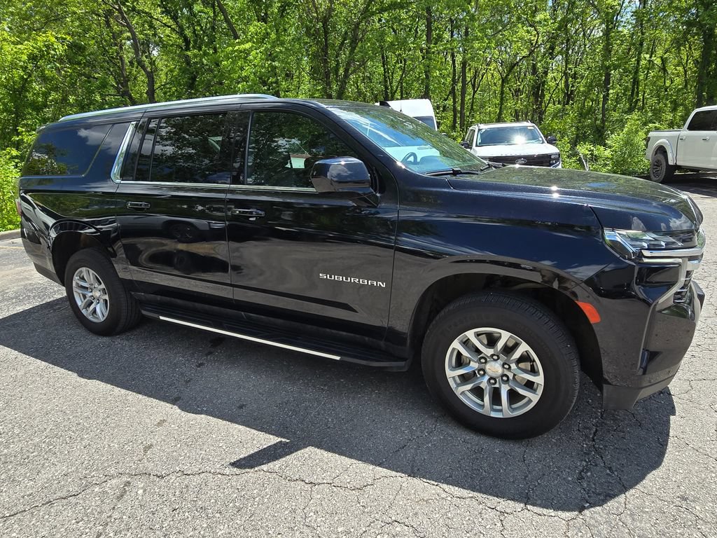 Used 2024 Chevrolet Suburban LT AWD/4WD image 10