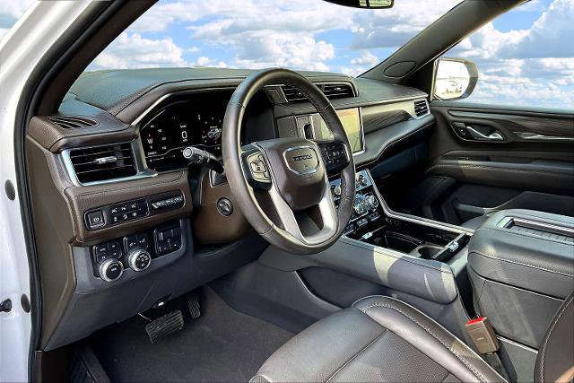 Used 2023 GMC Yukon XL Denali w/ Max Trailering Package image 17