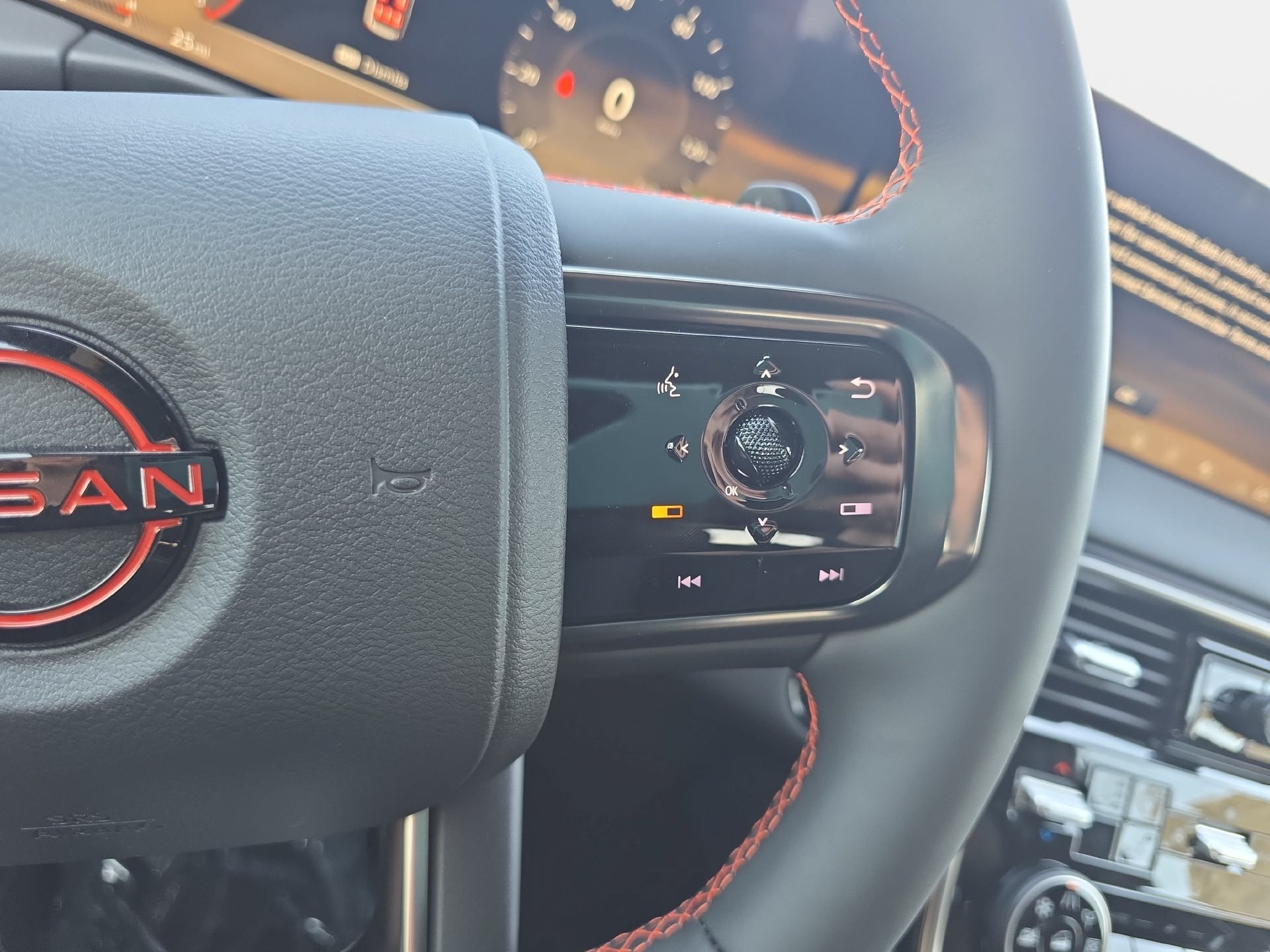 New 2026 Nissan Armada PRO-4X w/ Captain's Chari Seat Package AWD/4WD image 18