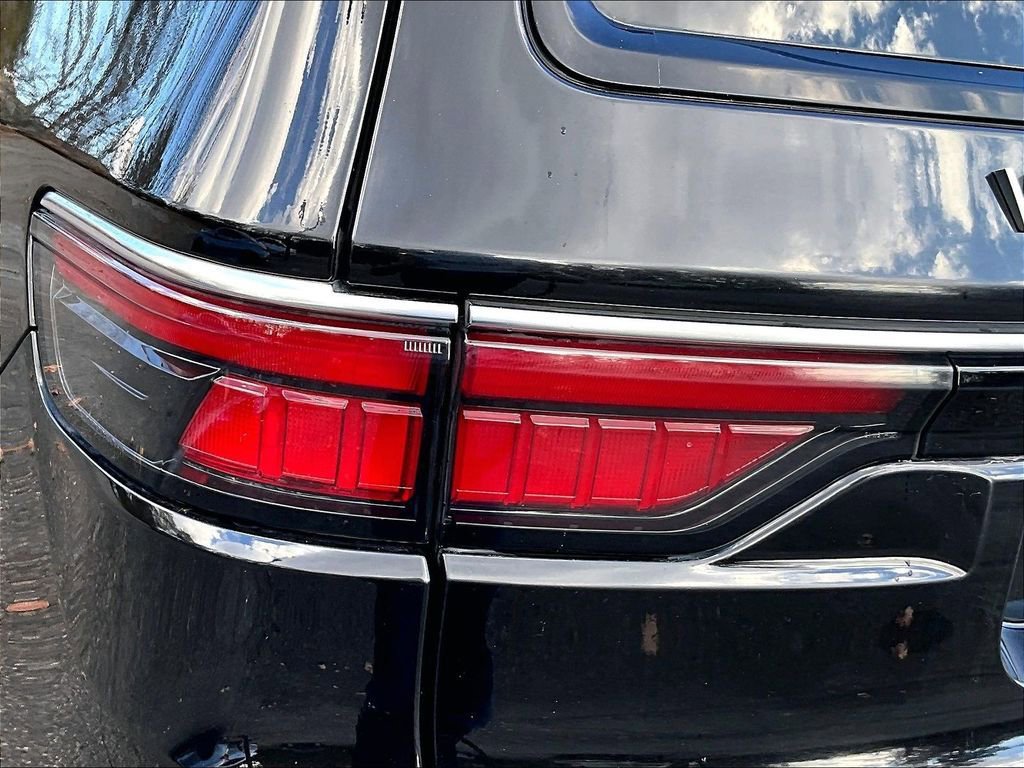 Used 2022 Jeep Wagoneer Series III w/ Flexible Seating Group image 25