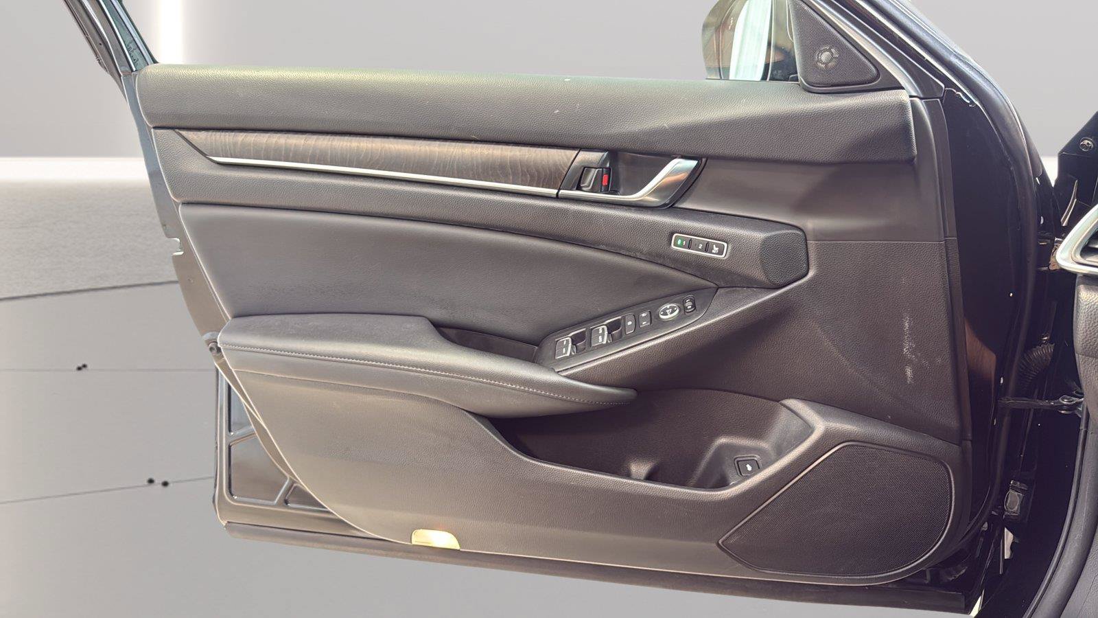Used 2021 Honda Accord Touring image 22