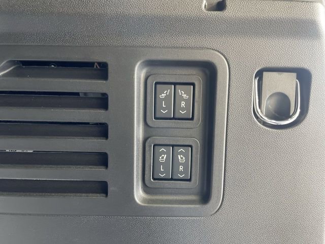 New 2026 Chevrolet Traverse RS w/ LPO, Floor Liner Package image 26
