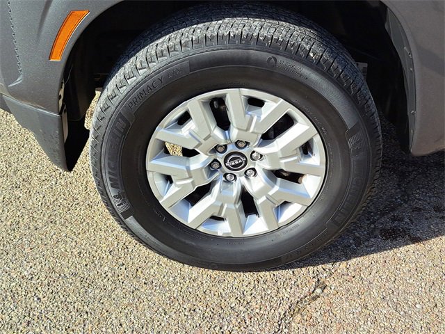 Used 2023 Nissan Frontier SV image 9