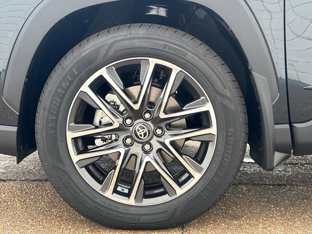 New 2026 Toyota Corolla Cross XLE image 25