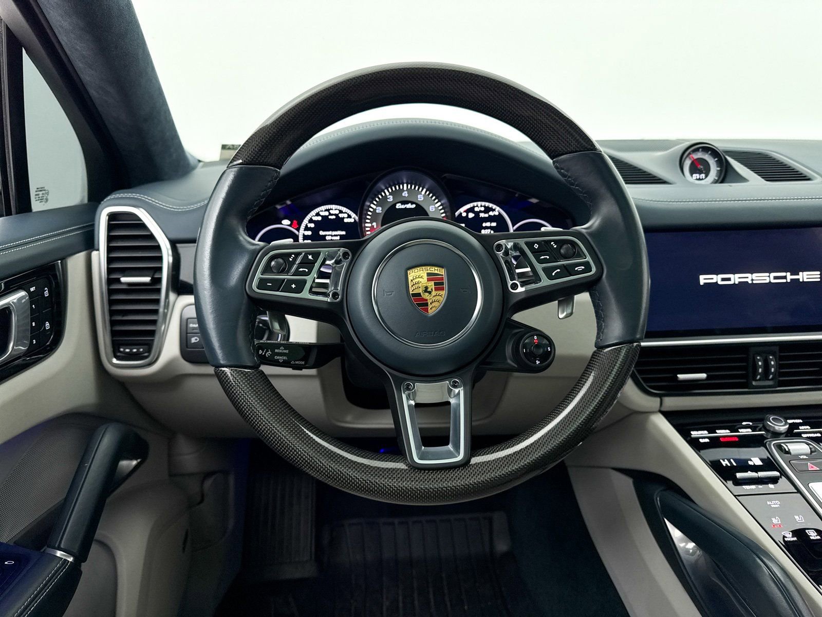 Used 2022 Porsche Cayenne Turbo image 6