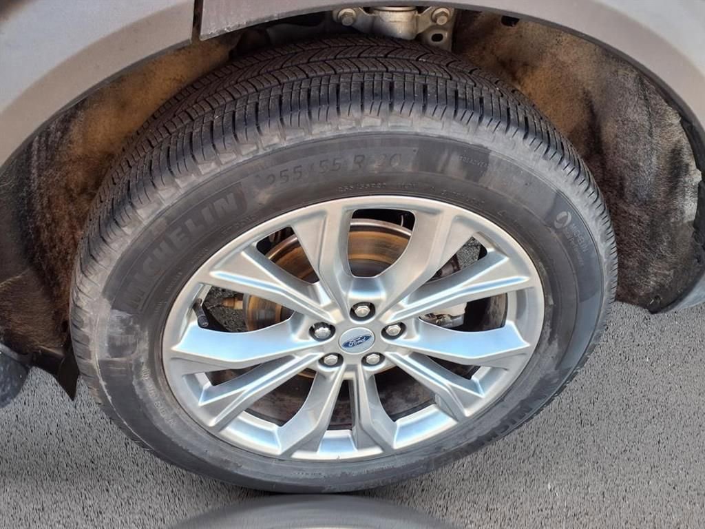 Used 2023 Ford Explorer XLT w/ Equipment Group 202A image 38