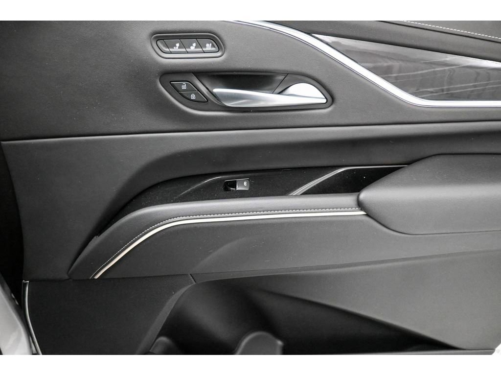 Certified 2024 Cadillac Escalade Sport w/ LPO, ONYX Package image 17