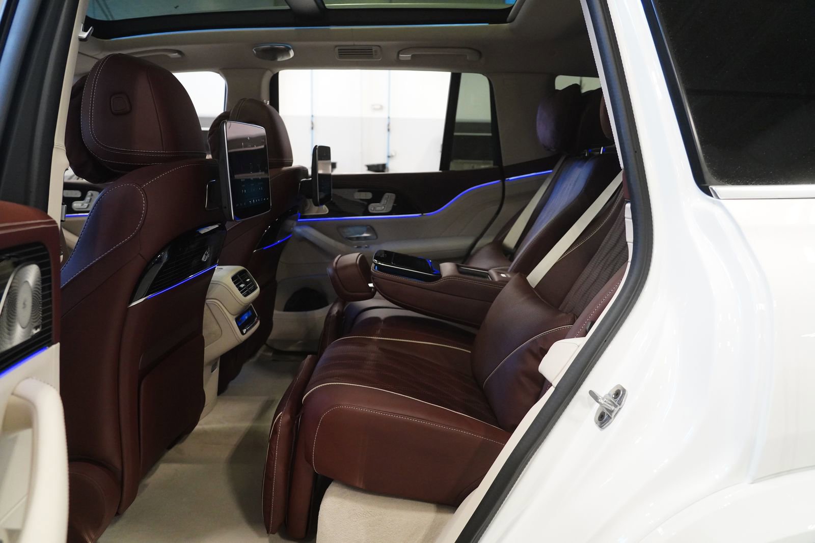 New 2026 Mercedes-Benz Maybach GLS 600 4MATIC image 16