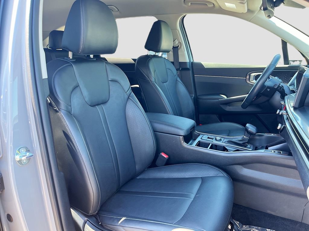 Certified 2025 Kia Sorento S image 34