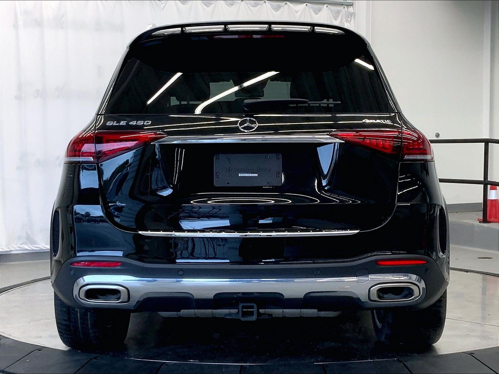 Used 2021 Mercedes-Benz GLE 450 4MATIC image 3