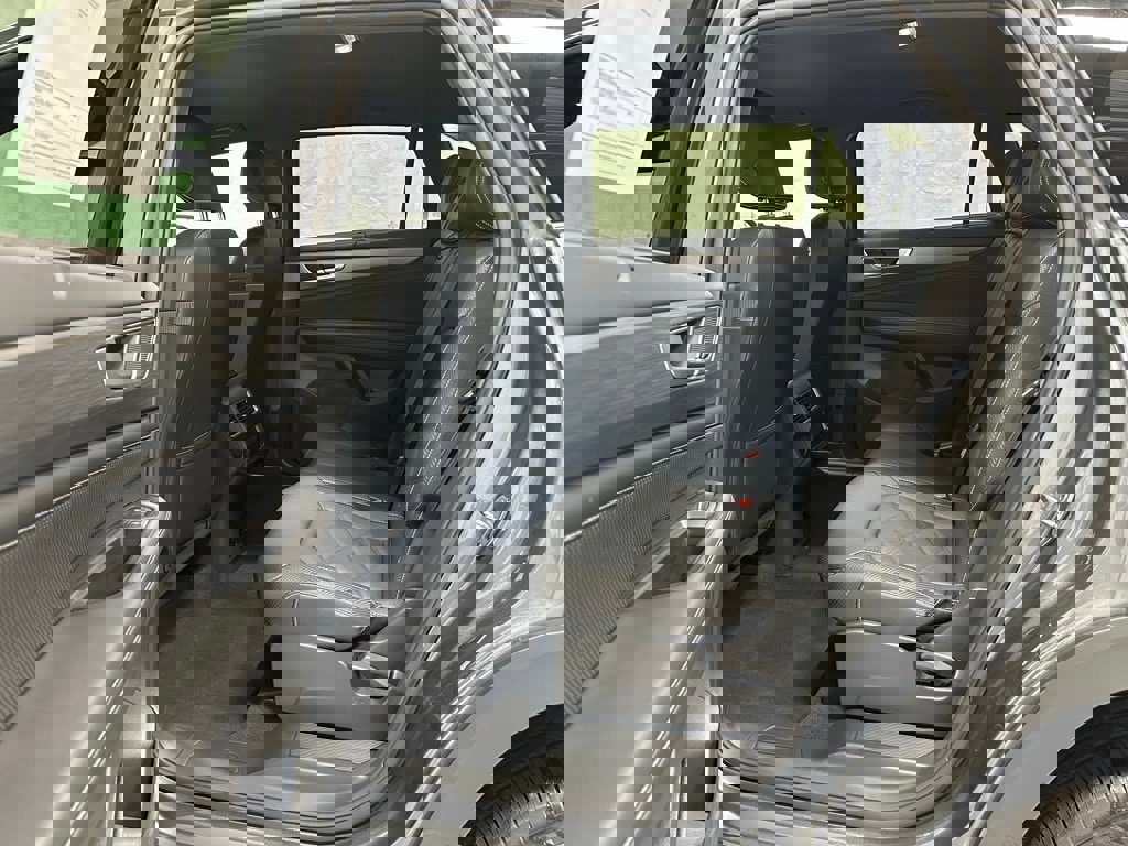 Used 2025 Volkswagen Atlas Cross Sport SE image 46