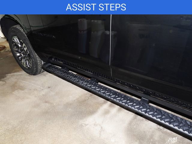 New 2026 Chevrolet Suburban Z71 w/ Comfort Package image 2