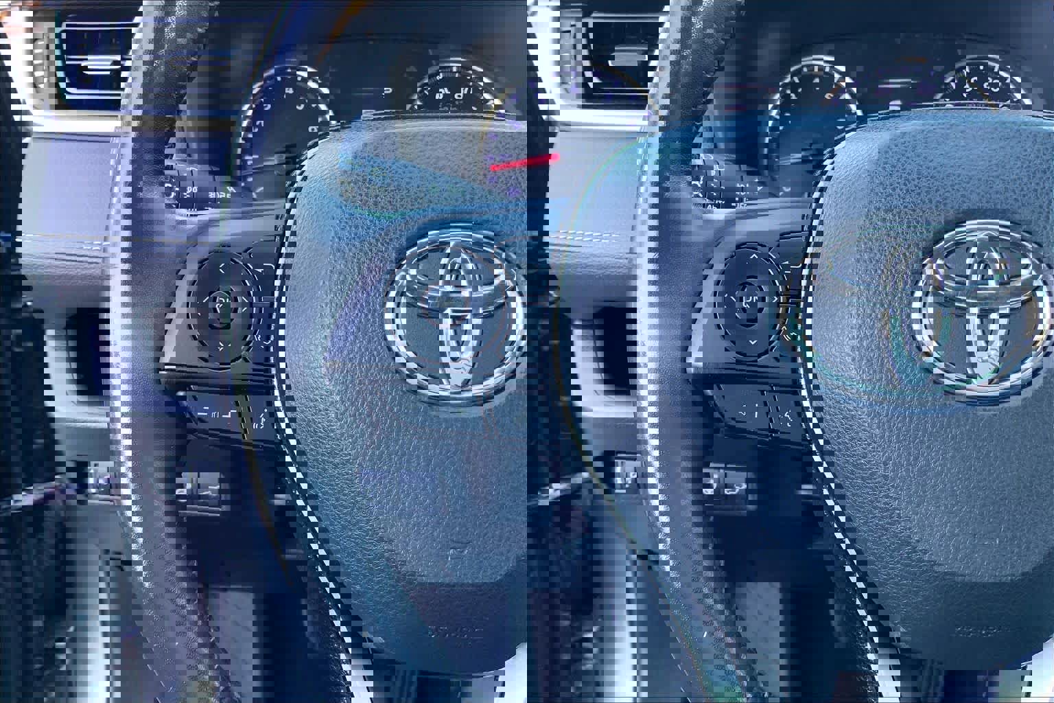 Used 2019 Toyota RAV4 XLE Premium image 17