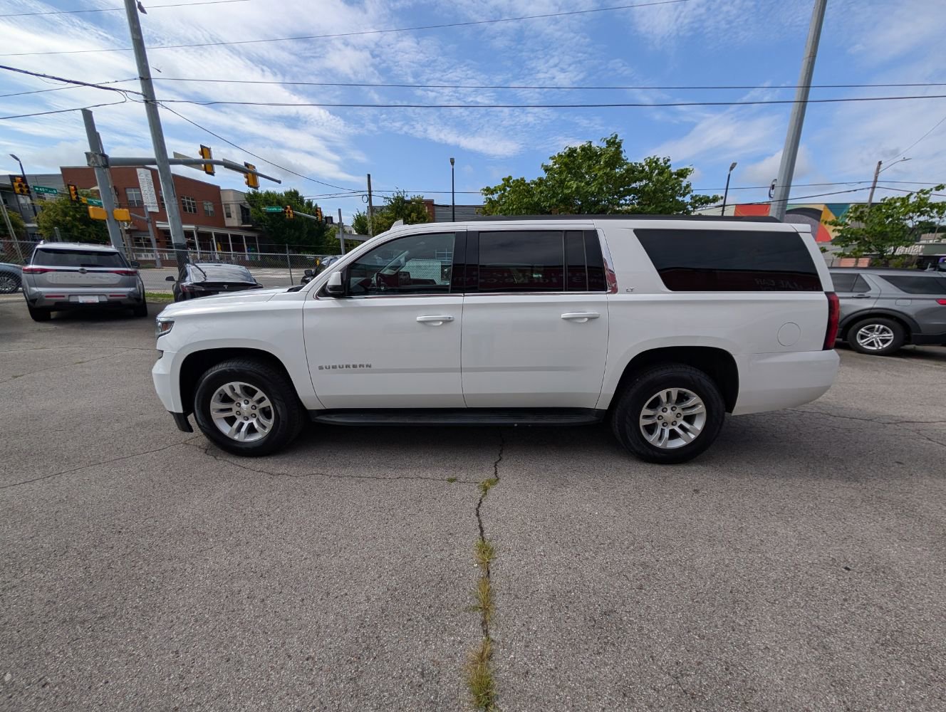 Used 2020 Chevrolet Suburban LT AWD/4WD image 9
