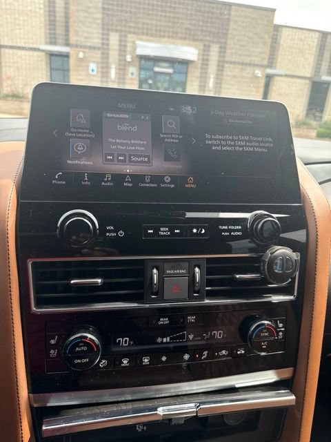 Used 2024 INFINITI QX80 Sensory AWD/4WD image 9