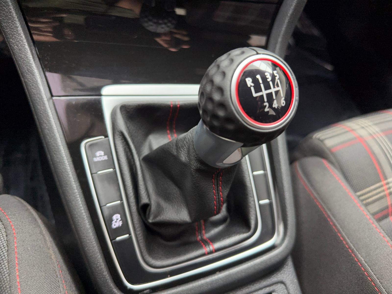 Used 2018 Volkswagen GTI S FWD image 29