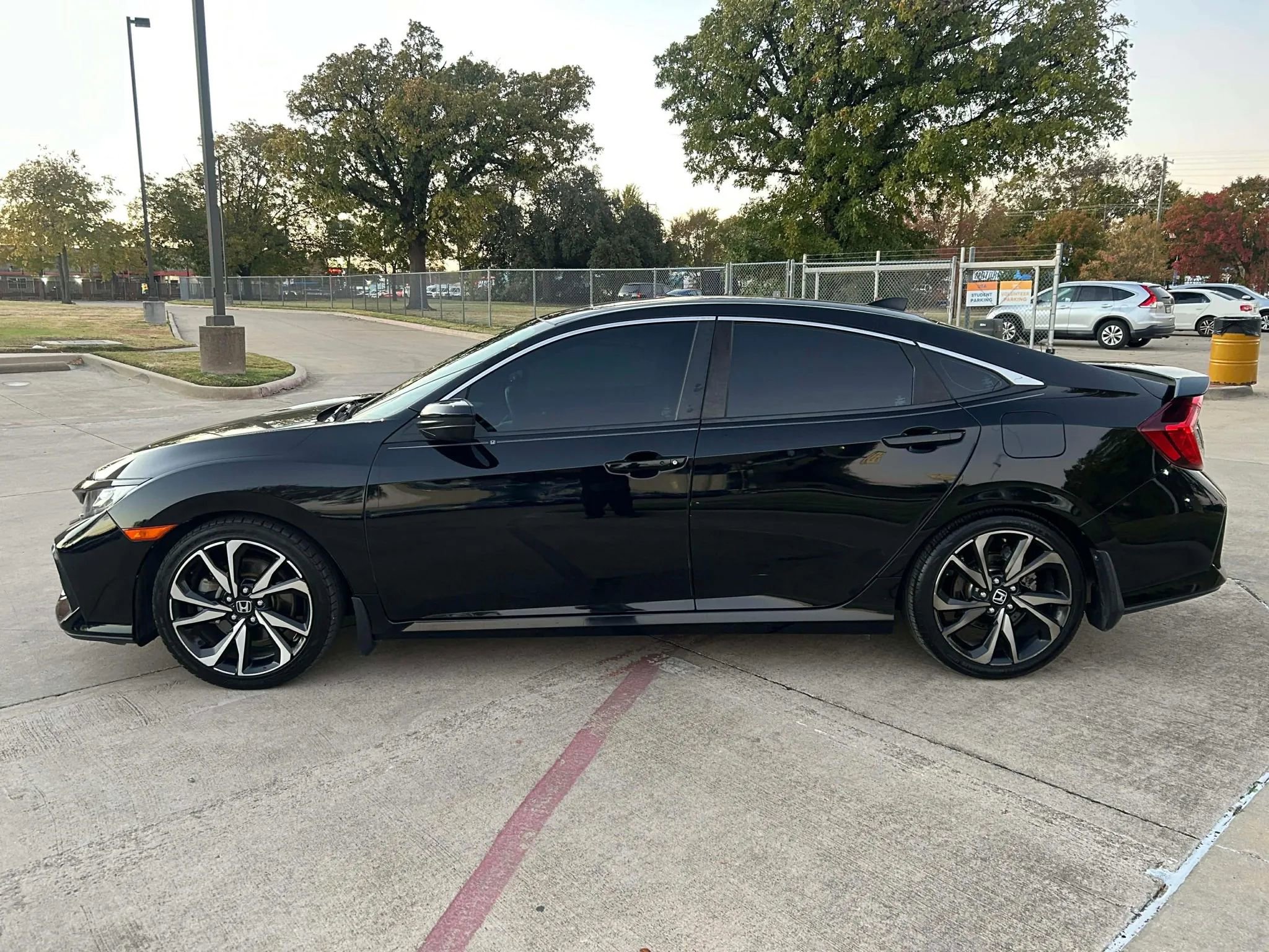 Used 2018 Honda Civic Si image 9