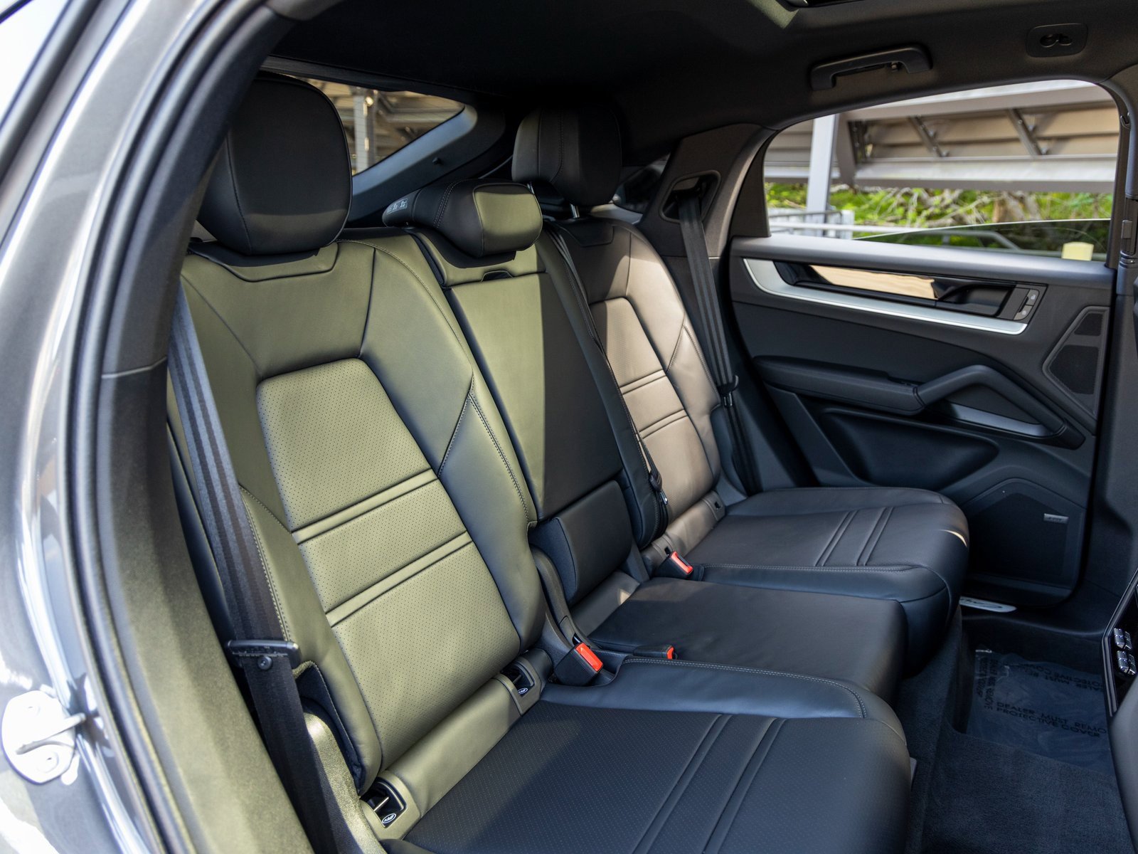 Certified 2025 Porsche Cayenne Coupe image 51