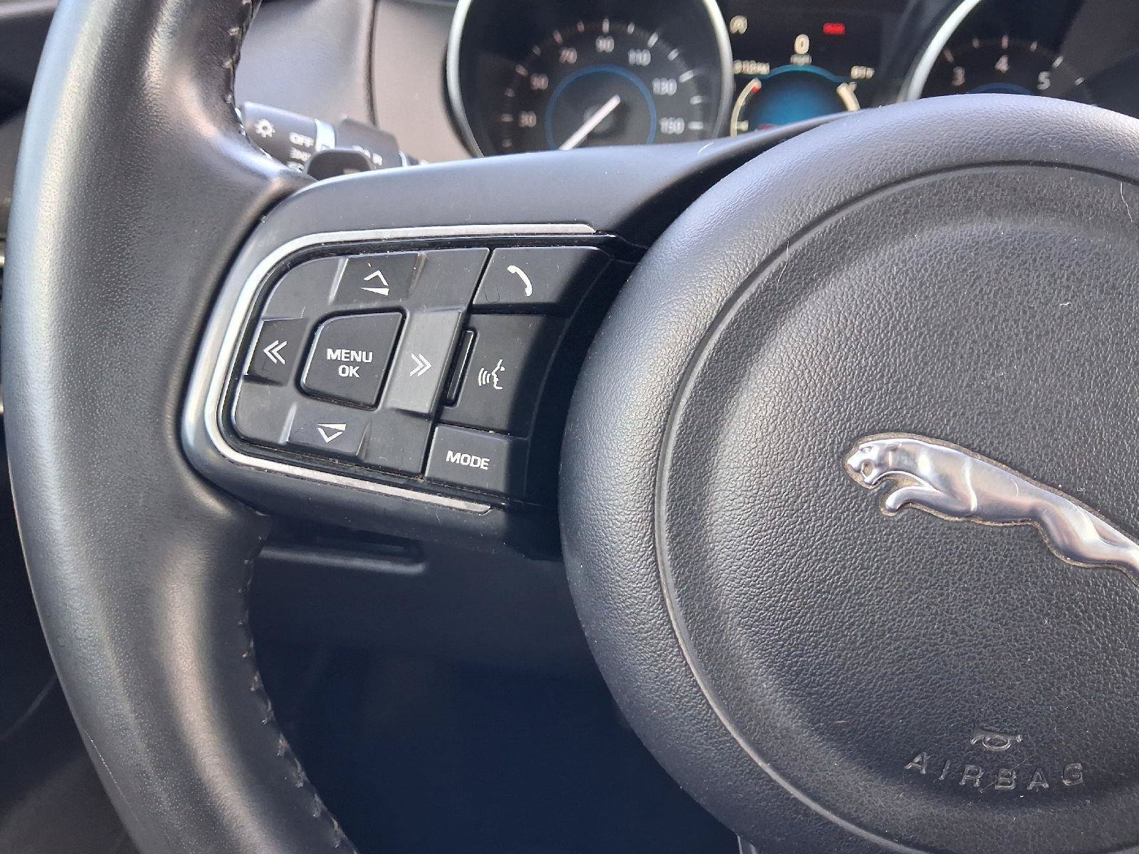 Used 2018 Jaguar F-PACE Premium AWD/4WD image 40
