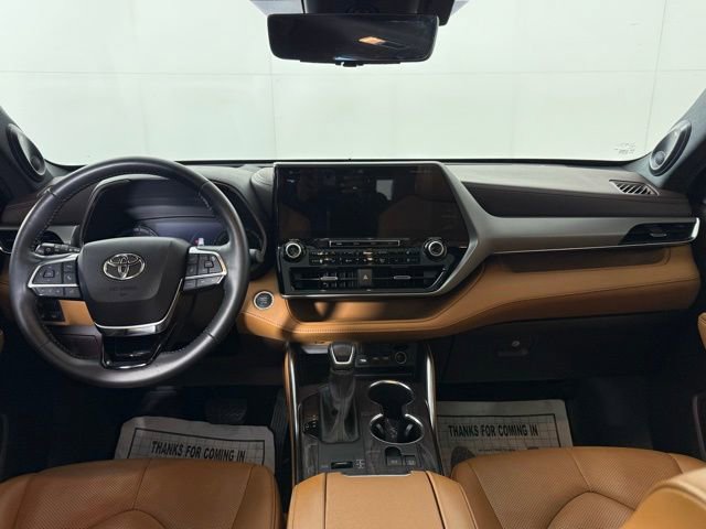 Used 2021 Toyota Highlander Platinum image 24