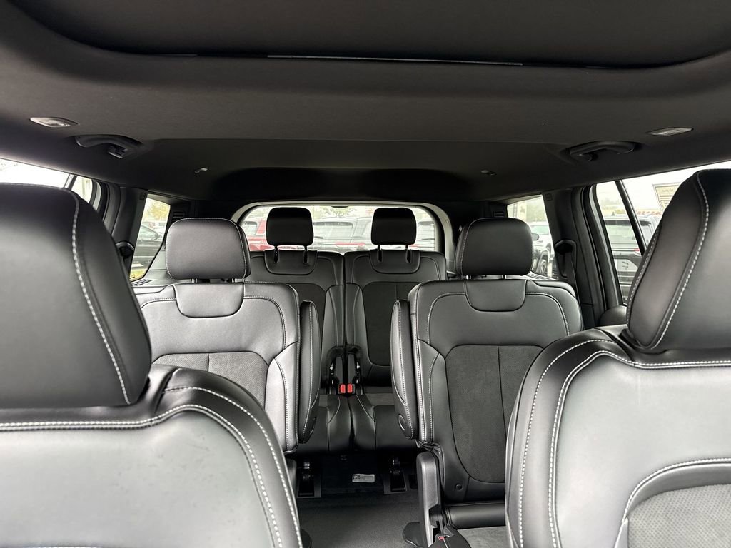 New 2025 Jeep Grand Cherokee L Altitude image 30